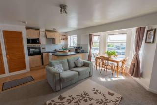 Comfortable 1-Bed Flat in Devonport by MCPI Hosting, Ideal for Contractors & Business Stays with Free WiFi & Full Kitchen - 5
