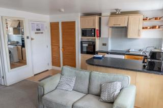 Comfortable 1-Bed Flat in Devonport by MCPI Hosting, Ideal for Contractors & Business Stays with Free WiFi & Full Kitchen - 2