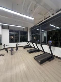LuminaStays-Kilimani Executive 1 bedroom with heated pool and gym - 3
