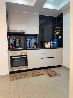 LuminaStays-Kilimani Executive 1 bedroom with heated pool and gym - 9