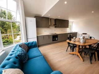 ST12 Canterbury En-suite Room, Shared kitchen, Parking , WIFI, TV, Contractor, - 8