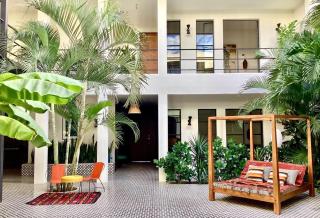 Tropical City Oasis - 2
