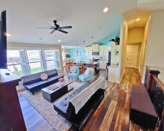The Grove- Large Estate, 20 plus beds, 4 bathrooms, 2 masters, pickleball - 3
