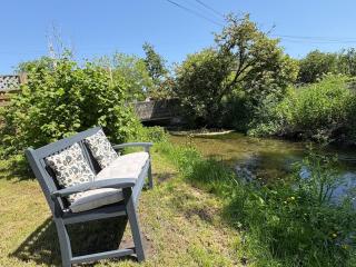 Riverside Countryside cottage - 0