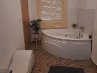 Apartamento con jacuzzi - 0