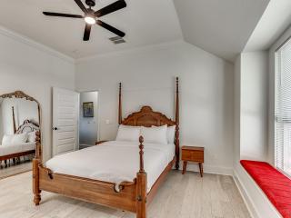 Homey Retreat near Thunder Alley - 6
