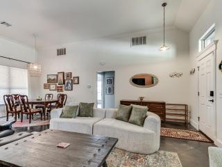 Homey Retreat near Thunder Alley - 3