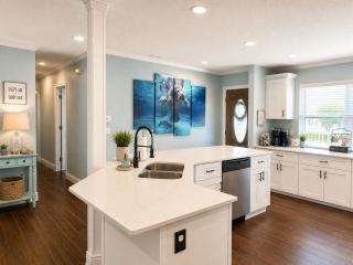 The Manatee House - 7