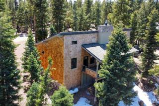 Summit Pines Hideaway - Amazing Mountain Views! - 0