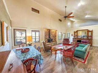 Summit Pines Hideaway - Amazing Mountain Views! - 5