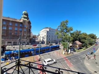 Royal Castle Apartments - 1