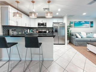 4br Private Guest Suite Pool PGA Beaches - 9