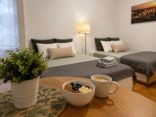 Cozy Prague Apartment - 0