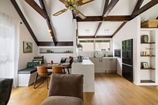 Newly renovated townhouse 4 minute walk to town - 8