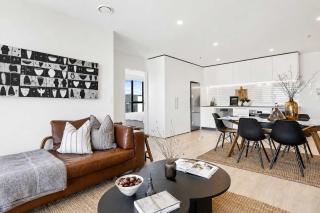 Bright & Airy on Tuam - 2Bedroom Apartment - 0