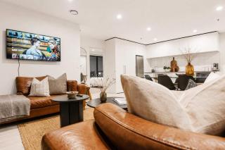 Bright & Airy on Tuam - 2Bedroom Apartment - 5