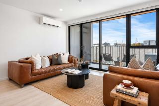 Bright & Airy on Tuam - 2Bedroom Apartment - 6