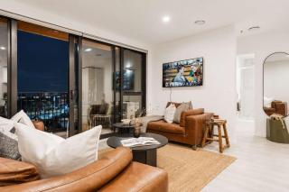 Bright & Airy on Tuam - 2Bedroom Apartment - 2