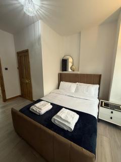 Brand New 1 Bed Apartment Free Parking Sleeps 4 Near Leeds City Centre First Direct Arena St James Hospital Leeds - 5