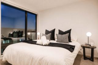 Bright & Airy on Tuam - 2Bedroom Apartment - 7
