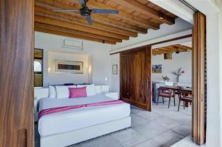 Las Palmas Complex Listings - 8