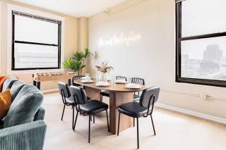 Downtown 2BR/2BA Free Parking + Gym & Sauna - 9