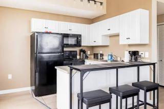 Downtown 2BR/2BA Free Parking + Gym & Sauna - 2