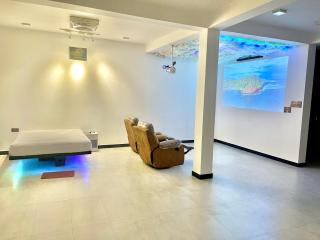 Water's Edge Private Tourist Villa - 9