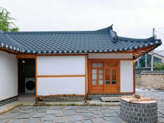 Ganghwado Hanokstay Pyeonanjip - 6
