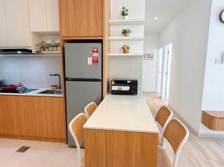 3 Bedroom Apartment With Pool View - 6