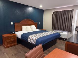 Rodeway Inn & Suites - 7