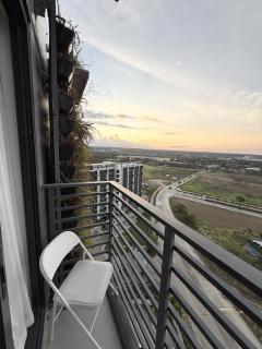 Nuvali Luxe Suite Top-Floor Condo-Zadia,Paseo,EK - 4