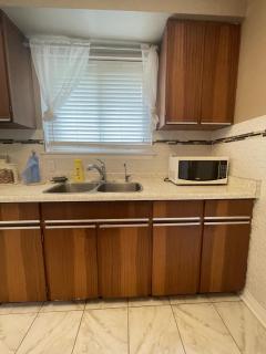 4 BR House Toronto near TTC Sleeps 4-8 STR - 8