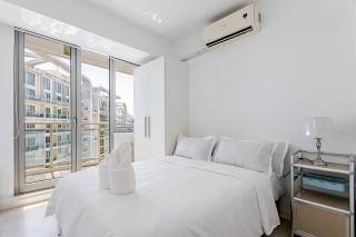 StayHere 2BR Beach Tropical City Getaway Azure - Manila - 0