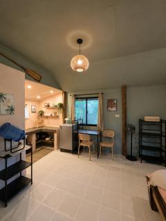 Cozy local style house only 1 min to the beach - 8