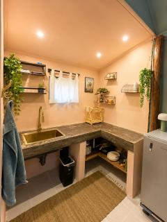 Cozy local style house only 1 min to the beach - 2