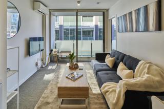 Cosy 1 Bed Apartment in Lighter Quay with Parking - 0