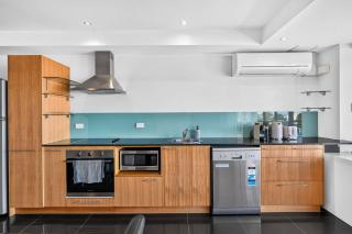 East Perth 2BR Flat with Sauna & Gym Access - 2