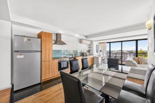 East Perth 2BR Flat with Sauna & Gym Access - 1