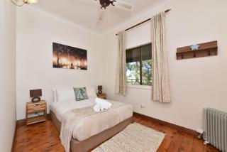 Soldiers Cottage picturebook vineyard home - 2