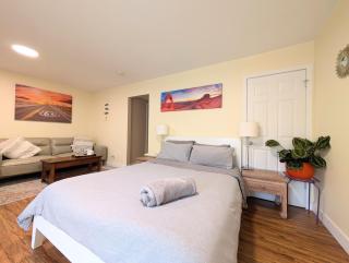 Independent Suite in Friendly Family Home, Convenient Location - 9