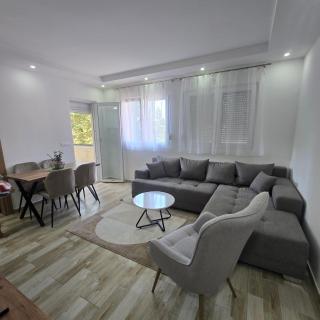 Dve sovice Divcibare - 1