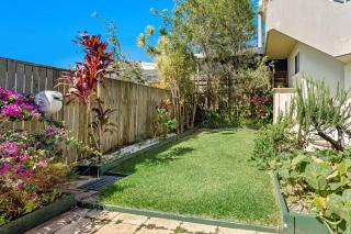Spacious Seaside Oasis on Dicky Beach - 4