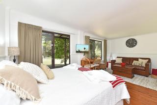 Olive Grove 1 Studio - 4