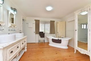 Olive Grove 3 1 Bedroom Villa with large Bath - 8