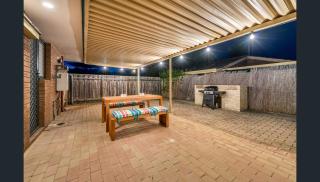 Modern Stylish House in Craigie - 3