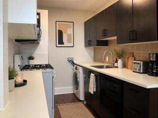 West End City Escape Modern 2 Bedroom - 2