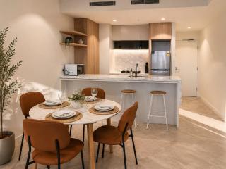 Crystal River - Lv 47 Luxe Skyhome on Casino, Queens Wharf Residence Collection - 6