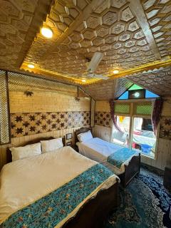 Heritage Shreen Houseboat - 4