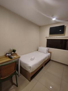 Swing & Pillows - City Top Hotel Cheras, Kuala Lumpur - 4